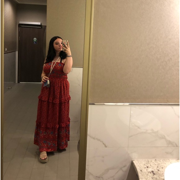 Welcome to my Poshmark! Instagram: @nicole.fresolone - Picture 5 of 7